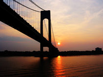 New York - Verrazano Bridge at Dawn von Susan Savad