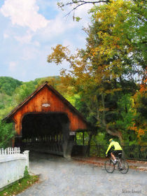 Bicyclist at Middle Bridge Woodstock VT von Susan Savad