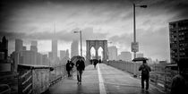 Brooklyn Bridge New York / Manhattan Rainy Day von Thomas Schaefer