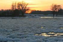 Sonnenuntergang bei Eisgang auf der Elbe von Anja  Bagunk