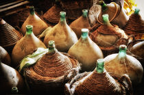 alte Korbflaschen in Scheune Toskana / Tuscany von Thomas Schaefer