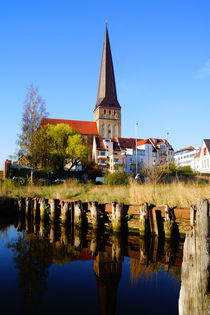 Petrikirche Rostock im Frühling von Sabine Radtke
