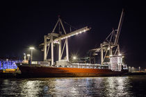 Ship in Hamburg Harbor von Daniel Heine