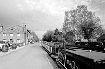 Boats at Fradley Junction by Rod Johnson