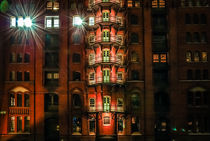 WAREHOUSE BY NIGHT von urs-foto-art