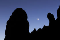 Moon over the rocks von Christine Büchler