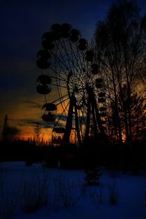 Romantic Ferris wheel ride  by Susanne  Mauz