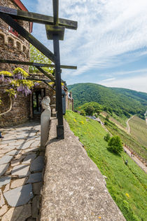 Burg Thurant - Wehrgang 3 by Erhard Hess