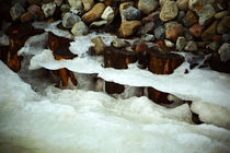 Eiskante am Flussufer von Sabine Radtke