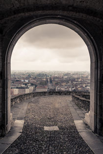 Torbogen zu Bergamo by hummelos