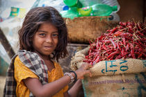 Girl with Chillies von Miro May