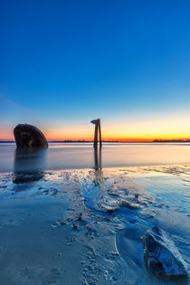 Wrack Uwe in der Elbe bei Hamburg by Dennis Stracke