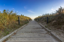 Langer Weg zum Strand an der Nordsee by Dennis Stracke