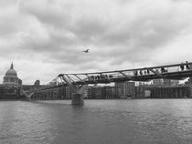 Millennium Bridge  von Azzurra Di Pietro