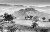 Winter at Carreg Cennen Castle von Leighton Collins