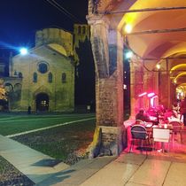 Piazza Santo Stefano by night II  by Azzurra Di Pietro