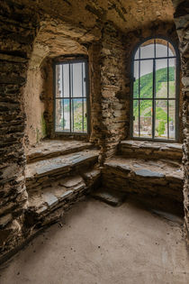 Burg Metternich-Im Bergfried von Erhard Hess