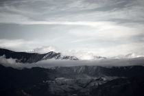 Wolken ziehen über die Berge  von Bastian  Kienitz