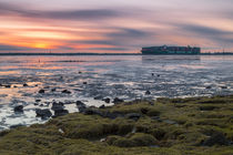 Havarie Schiff in Elbe by photobiahamburg