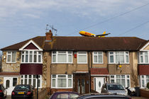 DHL Airbus A300 Emerging From A House von David Pyatt