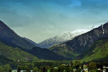 Mountains Beyond Skagway von Gena Weiser