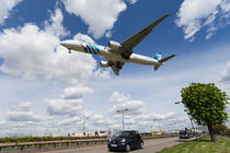 EgyptAir boeing 777 Landing at Heathrow von David Pyatt