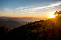 Sea of ??mountains at dawn by Joao Henrique Couto e Silva