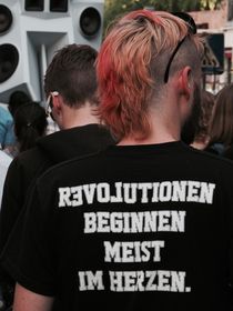 "Revolutionen beginnen meist im Herzen" by jan-v