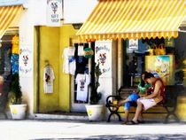 St. George Bermuda - Shopping on a Sunny Afternoon von Susan Savad