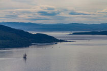 Saling vessel off the coast of Scotland von Johan Elzenga