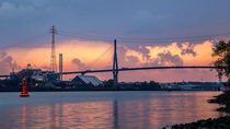 Abend.Gold.Köhlbrandbrücke by photobiahamburg