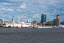 Cap San Diego im Hamburger Hafen by Borg Enders