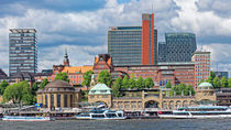 Landungsbrücken Panorama by Borg Enders