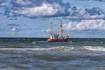 Krabbenkutter vor Sylt von Annett Mirsberger