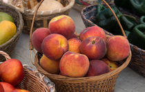 Beautiful Peaches in a Basket von Michael Moriarty