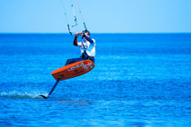 Kitesurfing in blue 3 von Marc Heiligenstein