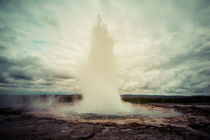 Spuckender Geysir Strokkur von Doreen Reichmann