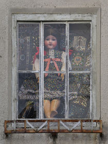 Fensterbild - Puppenstube von Chris Berger