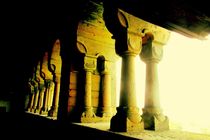 Säulen, Licht und Schatten by wokli