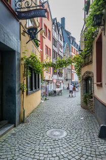 Bernkastel-Kues Moselstrasse 80 by Erhard Hess