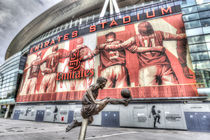 Dennis Bergkamp Statue Emirates Stadium von David Pyatt