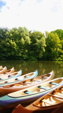 Boating - Waiting von Alexander von Wieding