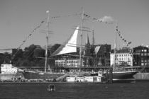 Sailing boat / Segelboot "Rickmer Rickmers Hamburg" 2016 in Hamburg, Hafengeburtstag by Simone Marsig