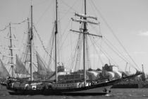 Sailing boat / Segelboot "SWAENSBOURGH" 2016 in Hamburg, Hafengeburtstag von Simone Marsig