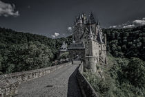 Burg Eltz 79 - dark von Erhard Hess