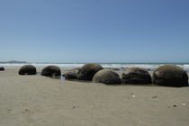 Moeraki Boulders on the  Koekohe Beach in New Zealand by stephiii