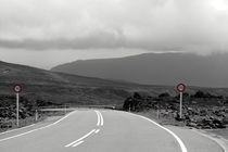 Road on the volcano  Mount Ruapehu by stephiii