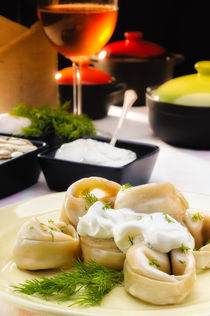 Pelmeni (Dumplings) with Fennel and Smetana (Sour Cream) von maxal-tamor