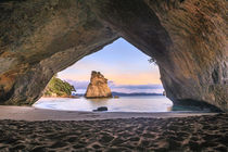 Cathedral Cove by Christine Büchler