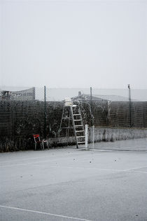 Tennis Court in Winter von Claudio Ahlers